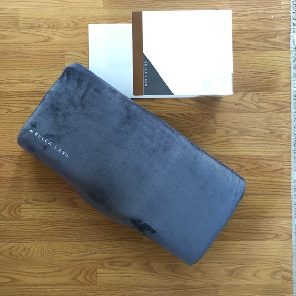 bella lash pillow